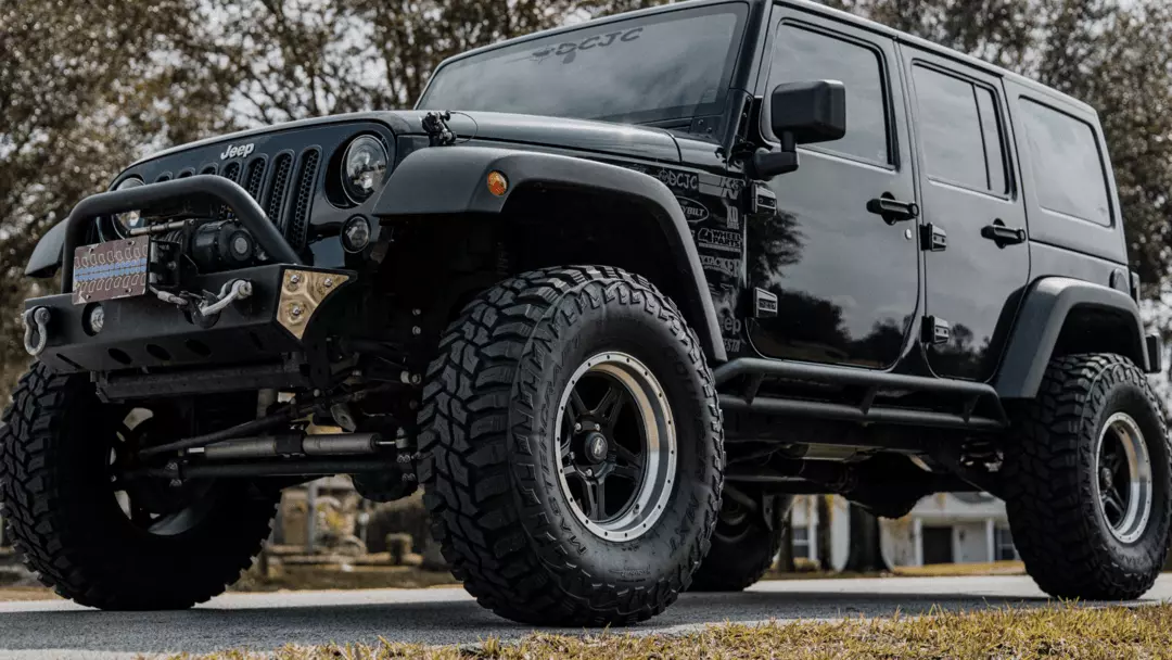 what size are stock tires on a jeep wrangler