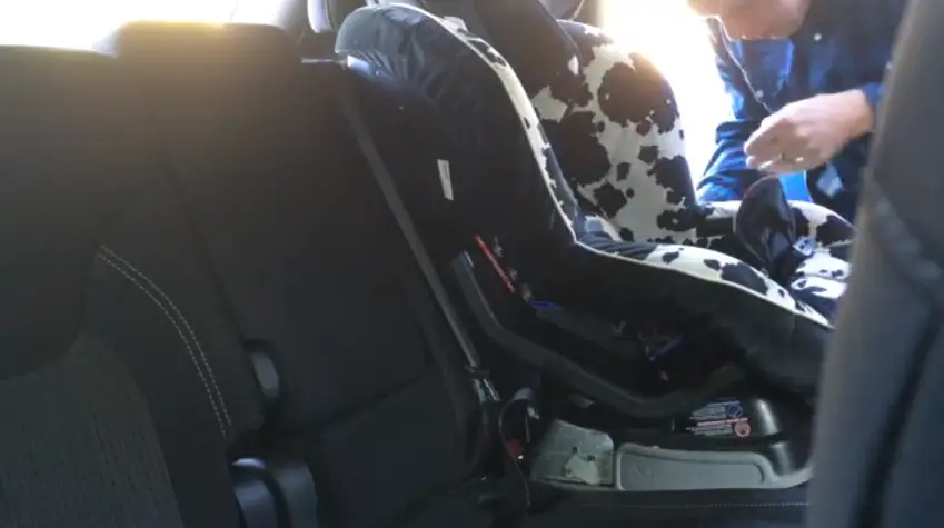 Can 3 car seats fit in a jeep grand cherokee